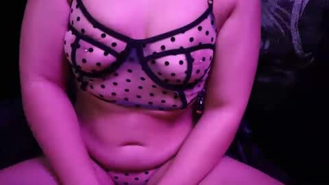 Eva Crux online show from 3, 1, 2025