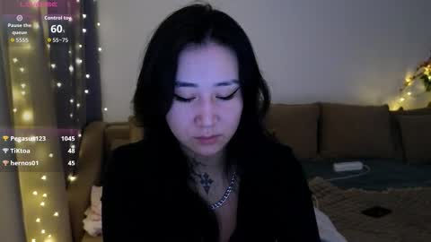 Snapshot of evadior chatting on 21, 11, 2025 Eva online show from 21, 11, 2025