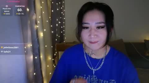 Snapshot of evadior chatting on 3, 12, 2025 Eva online show from 3, 12, 2025