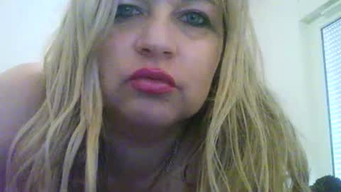Snapshot of evafrench1991 chatting on 9, 3, 2025 evafrench1991 online show from 9, 3, 2025
