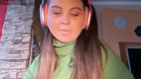 Snapshot of evahazardd chatting on 15, 2, 2025 EvaHazard online show from 15, 2, 2025