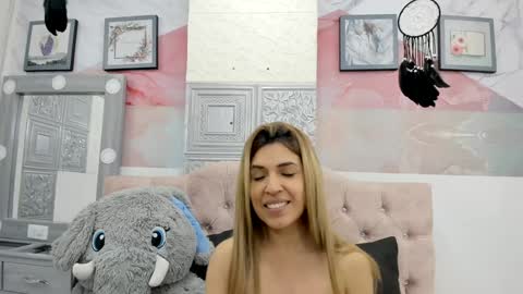 Snapshot of evaloviaa_ chatting on 6, 2, 2025 Eva online show from 6, 2, 2025