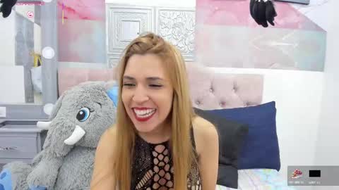 Snapshot of evaloviaa_ chatting on 5, 3, 2025 Eva online show from 5, 3, 2025