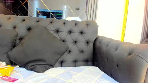 Snapshot of evaloviaa_ chatting on 2, 10, 2025 Eva online show from 2, 10, 2025