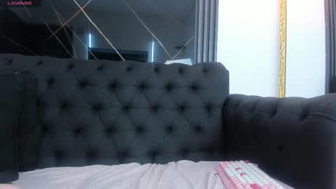 Snapshot of evaloviaa_ chatting on 29, 10, 2025 Eva online show from 29, 10, 2025