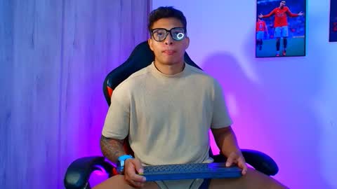 EVAN GREY online show from 10, 10, 2025