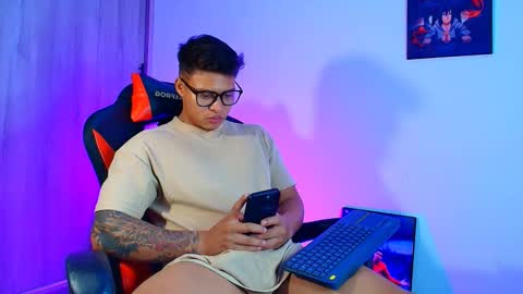 EVAN GREY online show from 10, 11, 2025