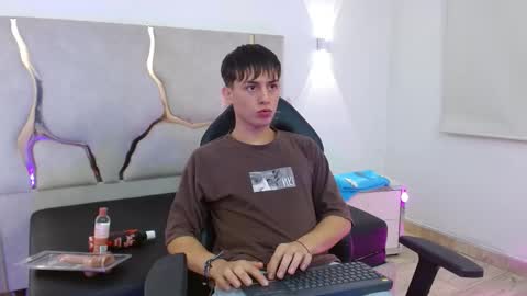 evan_tay online show from 12, 1, 2026