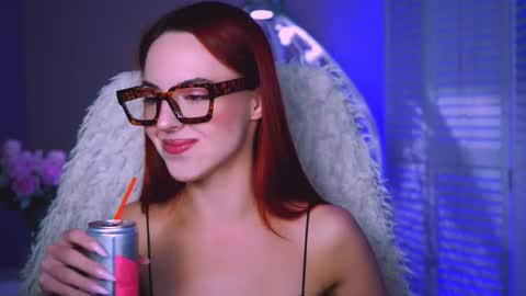 Eva  online show from 26, 9, 2025