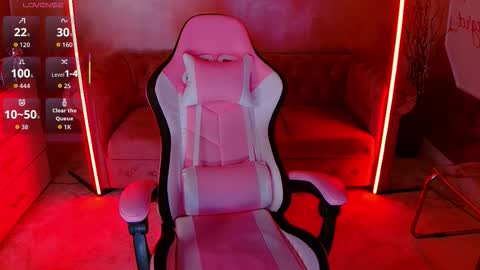 Snapshot of evanew_ chatting on 26, 11, 2025 Eva online show from 26, 11, 2025