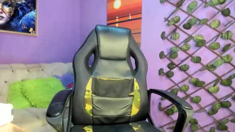 Snapshot of evangely15 chatting on 23, 11, 2025 evangely online show from 23, 11, 2025