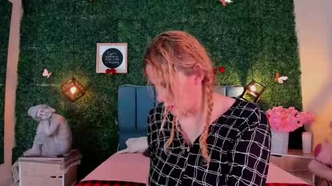  Evangelyne  online show from 12, 3, 2026