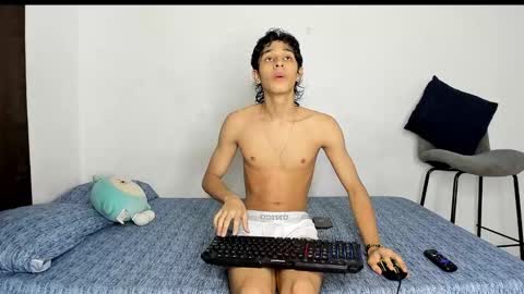 Snapshot of evans_collins24 chatting on 11, 1, 2026 Evans collins24 online show from 11, 1, 2026