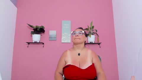 evapalmer_1 online show from 30, 9, 2025