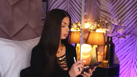 EvaRhea online show from 2, 12, 2025