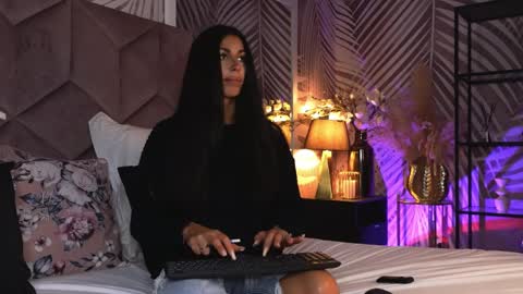 EvaRhea online show from 4, 4, 2026