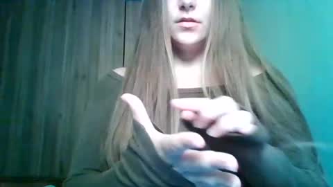 evasapples2026 online show from 12, 6, 2026