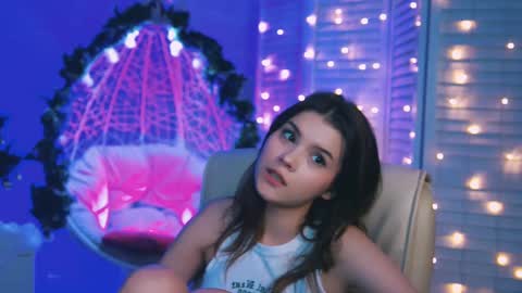 Snapshot of evathopson chatting on 14, 12, 2024 Eva next stream - - 1600 UTC2000 online show from 14, 12, 2024