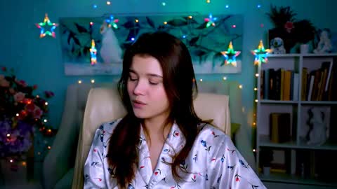 Snapshot of evathopson chatting on 4, 3, 2025 Eva next stream - - 1600 UTC2000 online show from 4, 3, 2025