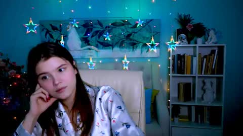 Snapshot of evathopson chatting on 4, 3, 2025 Eva next stream - - 1600 UTC2000 online show from 4, 3, 2025