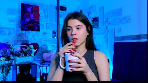 Snapshot of evathopson chatting on 6, 3, 2025 Eva next stream - - 1600 UTC2000 online show from 6, 3, 2025