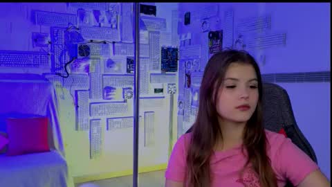 Snapshot of evathopson chatting on 2, 10, 2025 Eva next stream - - 1600 UTC2000 online show from 2, 10, 2025