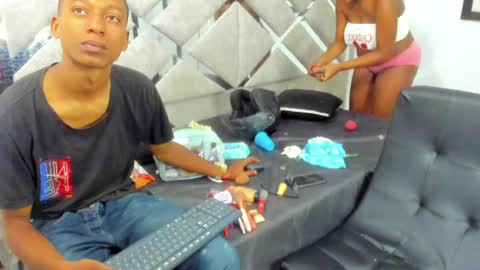 Eva And Emmanuel online show from 22, 4, 2026