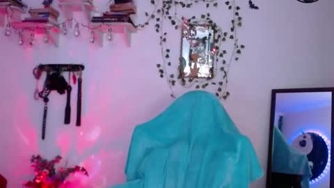 Eve Blue  friends. IG eve blue77 TW EveBlue 1 OF eveblue7 online show from 5, 11, 2025