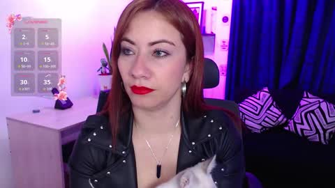 Snapshot of evee_e chatting on 21, 9, 2025 Evee online show from 21, 9, 2025