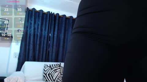 Snapshot of evee_e chatting on 25, 11, 2025 Evee online show from 25, 11, 2025