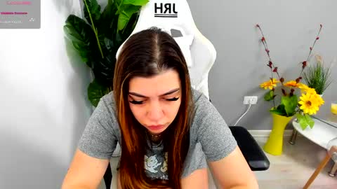 eveeevian online show from 23, 4, 2026