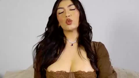 Kissed by an angel  IG evee  lyn20 online show from 26, 4, 2026