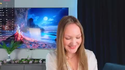 Snapshot of evegreenlee chatting on 12, 6, 2026 evegreenlee online show from 12, 6, 2026