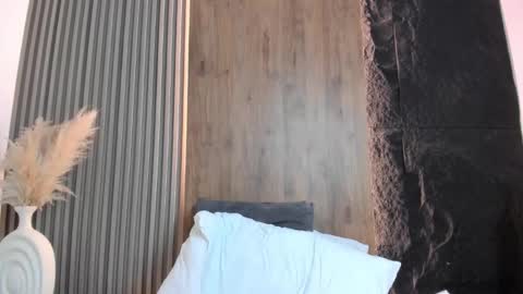 E V E L I N online show from 11, 3, 2026