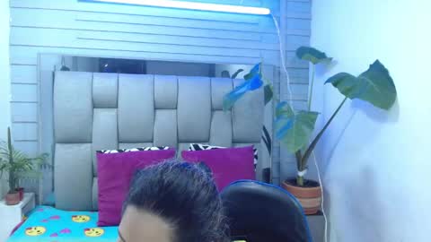 evelin zaens online show from 21, 4, 2026