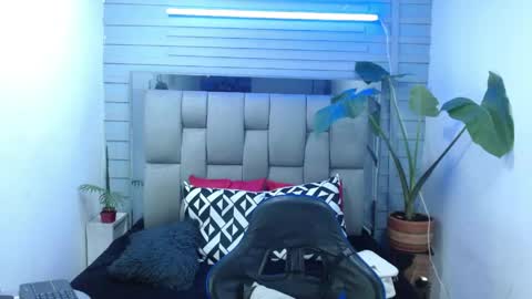Snapshot of evelin_zaens chatting on 28, 4, 2026 evelin zaens online show from 28, 4, 2026
