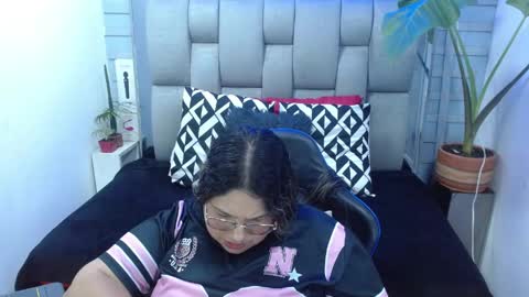 Snapshot of evelin_zaens chatting on 29, 4, 2026 evelin zaens online show from 29, 4, 2026