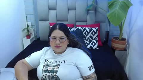 Snapshot of evelin_zaens chatting on 6, 5, 2026 evelin zaens online show from 6, 5, 2026