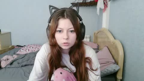 Snapshot of evelinamercer chatting on 7, 7, 2026 Alice 3 online show from 7, 7, 2026