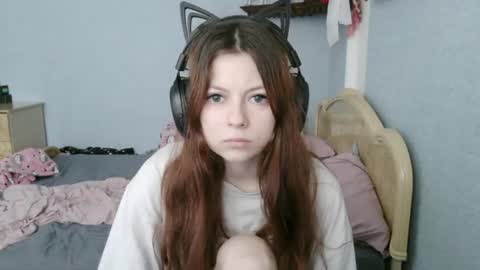 Snapshot of evelinamercer chatting on 9, 7, 2026 Alice 3 online show from 9, 7, 2026