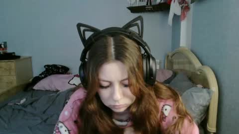 Snapshot of evelinamercer chatting on 24, 7, 2026 Alice 3 online show from 24, 7, 2026