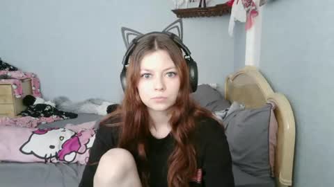 Snapshot of evelinamercer chatting on 28, 7, 2026 Alice 3 online show from 28, 7, 2026