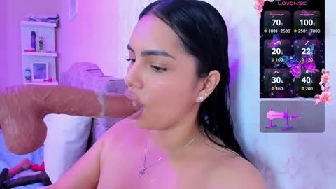 Snapshot of evelinn_belen chatting on 8, 5, 2026 Evelinn belen online show from 8, 5, 2026