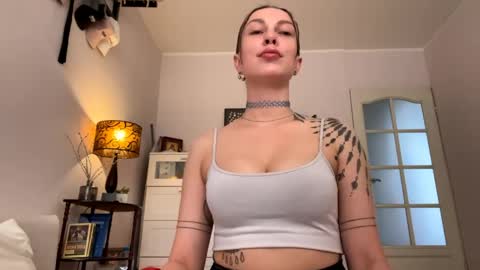 Evelyn Charm online show from 26, 5, 2026