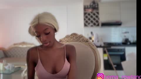 Snapshot of evelyn_jhonson3 chatting on 3, 12, 2024 E V E L Y N online show from 3, 12, 2024