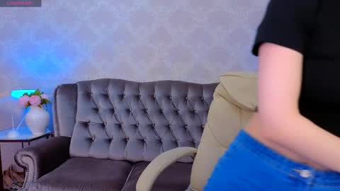 evelyn rush1 online show from 24, 4, 2026