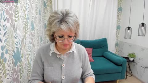 Evelyn online show from 3, 2, 2025