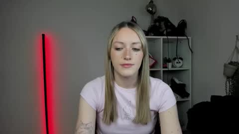 evelynblond online show from 8, 4, 2026