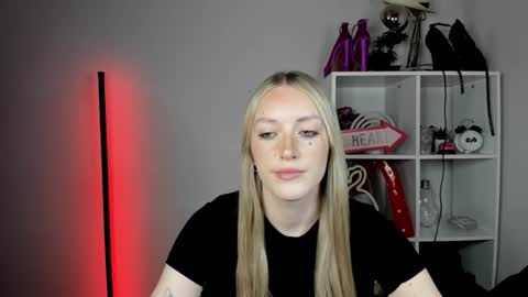 evelynblond online show from 10, 6, 2026