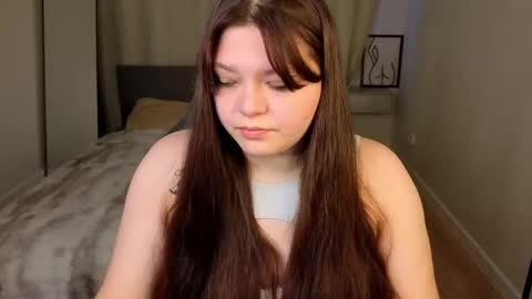 Evelyne Loo online show from 13, 4, 2026